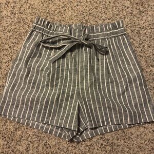 Linen High-Rise Express Shorts